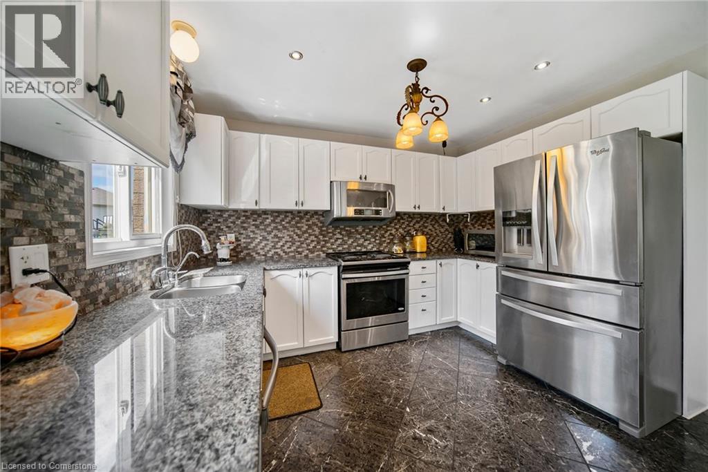 70 Fortissimo Drive, Hamilton, Ontario  L9C 0B8 - Photo 19 - 40755612