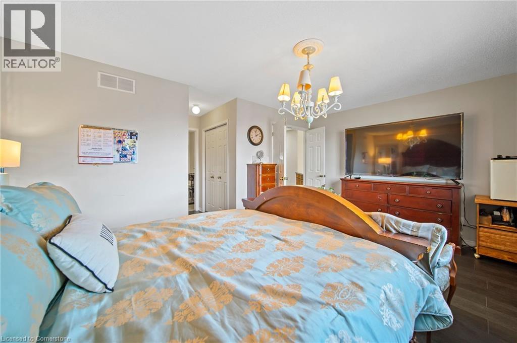 70 Fortissimo Drive, Hamilton, Ontario  L9C 0B8 - Photo 34 - 40755612