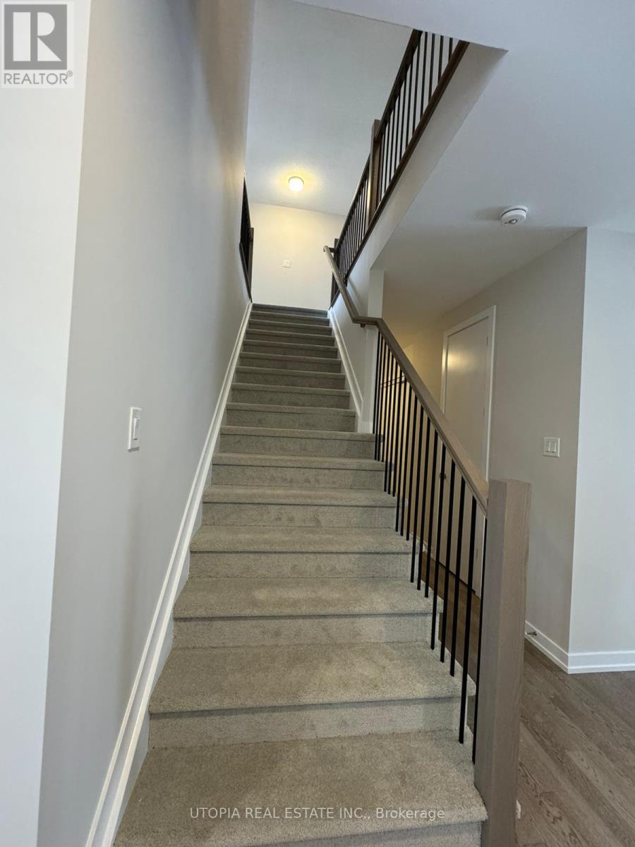 110 Hackamore Crescent, Ottawa, Ontario  K0A 2Z0 - Photo 6 - X12343068