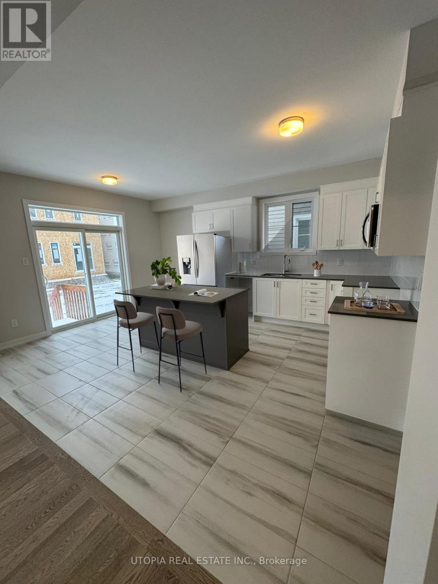 110 Hackamore Crescent, Ottawa, Ontario  K0A 2Z0 - Photo 7 - X12343068
