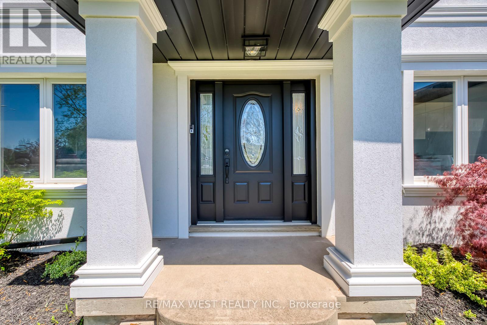 8077 Mount Carmel Boulevard, Niagara Falls, Ontario  L2H 2Y8 - Photo 10 - X12343073