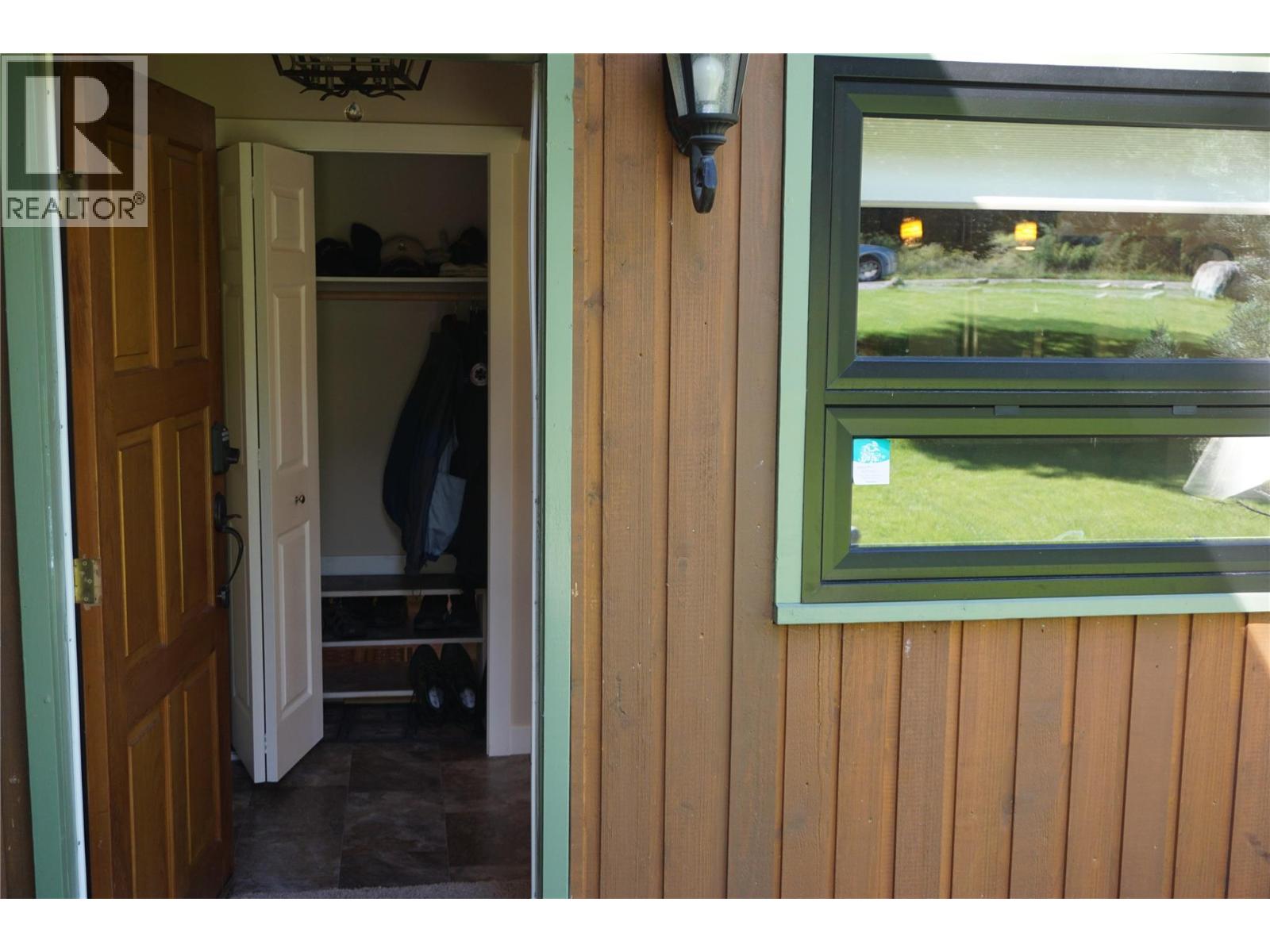 5011 Fairway Drive, Fairmont Hot Springs, British Columbia  V0B 1L1 - Photo 12 - 10359275