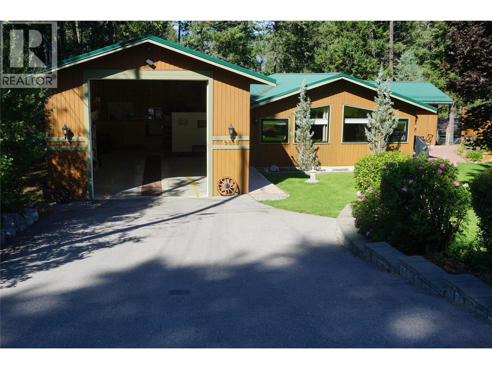 5011 Fairway Drive, fairmont hot springs, British Columbia