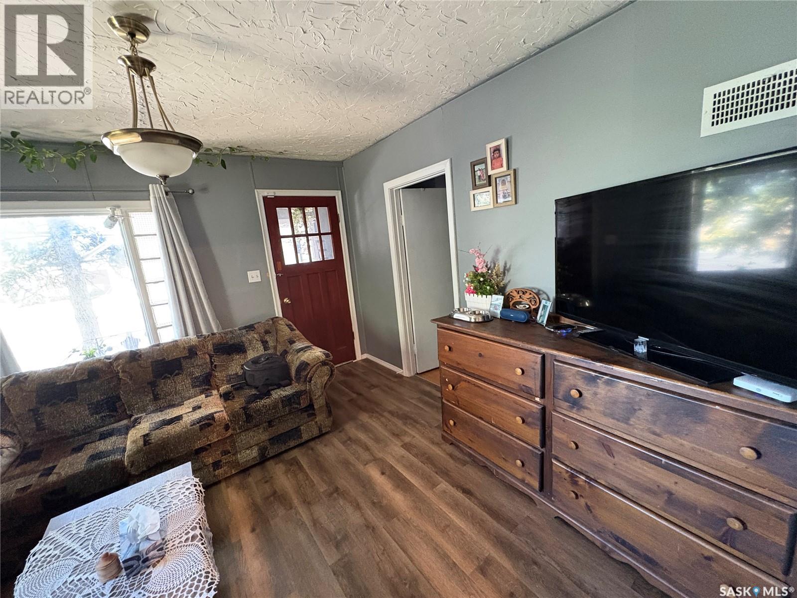 512 Centre Street, Assiniboia, Saskatchewan  S0H 0B0 - Photo 20 - SK015313