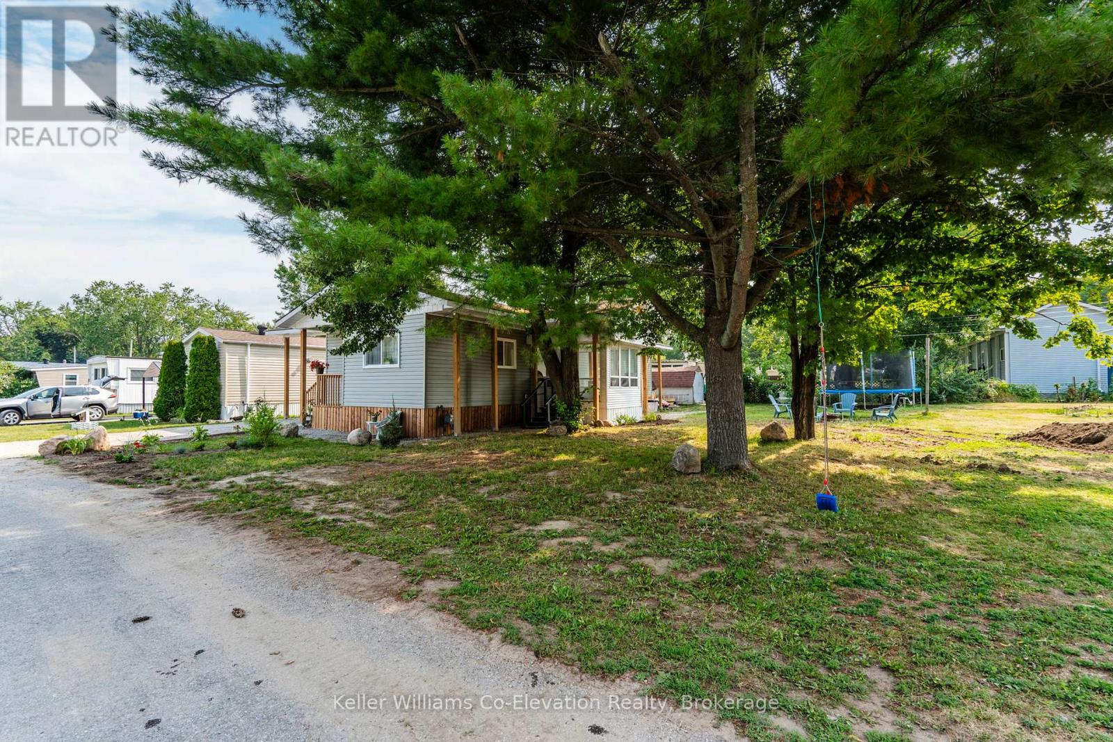 19 Vic's Road, Midland, Ontario  L4R 0B8 - Photo 16 - S12343136