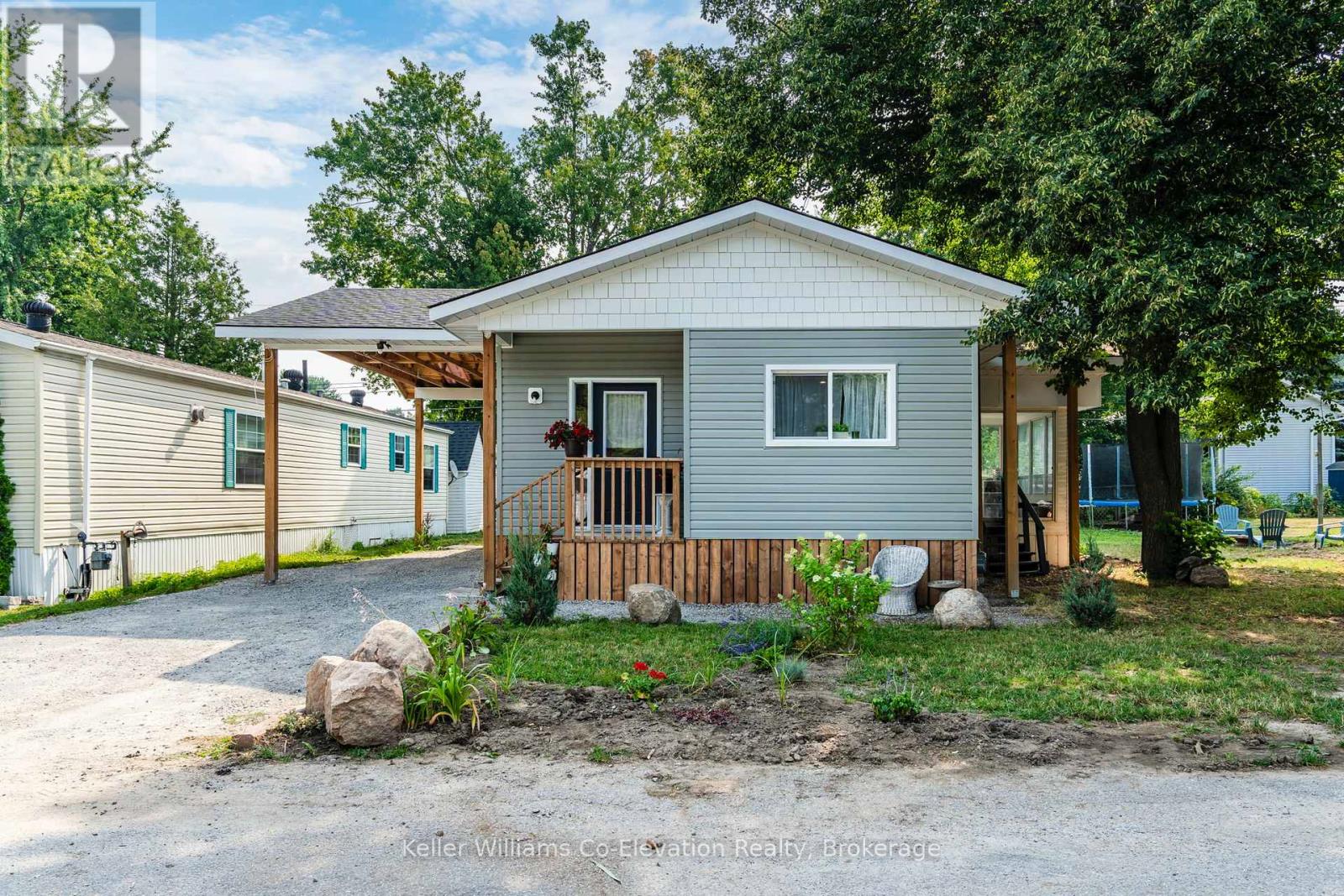 19 Vic's Road, Midland, Ontario  L4R 0B8 - Photo 2 - S12343136