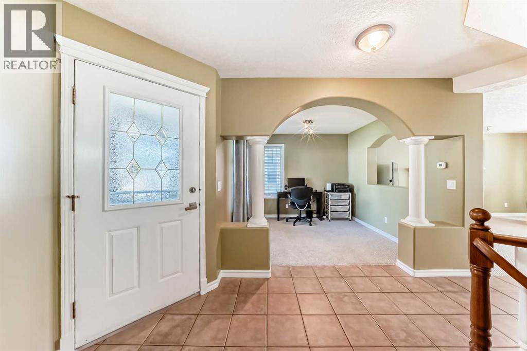 Property at 16 Cimarron Crescent image 4