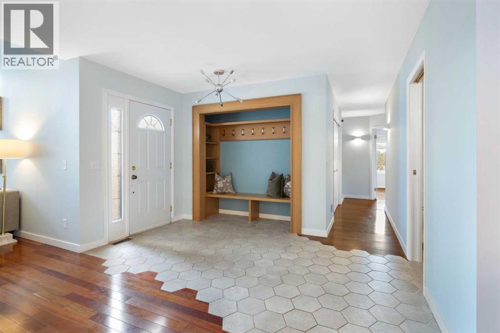Property at 63 Diamond Terrace SE image 3
