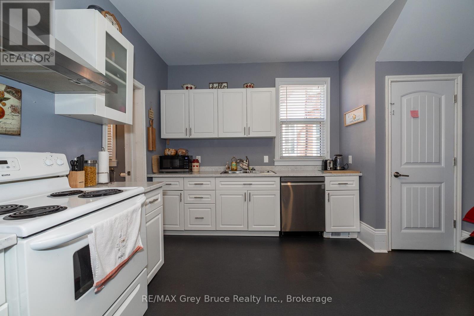 996 1st Avenue W, Owen Sound, Ontario  N4K 4K5 - Photo 22 - X12343157
