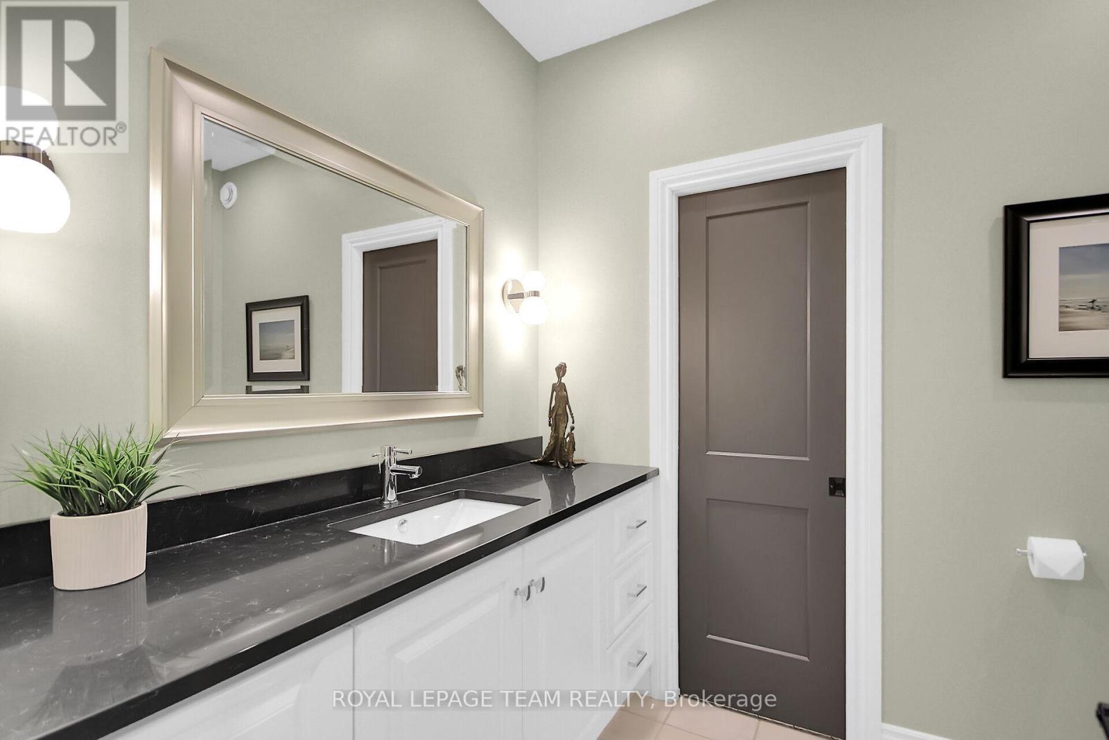 6196 Elkwood Drive, Ottawa, Ontario  K4P 1M9 - Photo 32 - X12343160