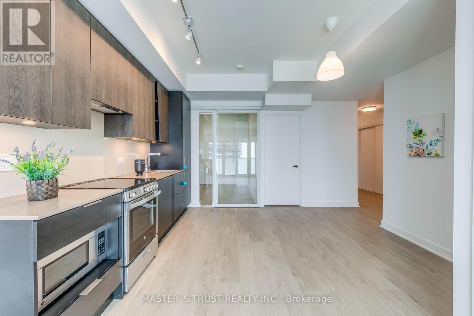 5506 - 3900 Confederation Parkway, Mississauga, Ontario  L5B 0M3 - Photo 25 - W12301095