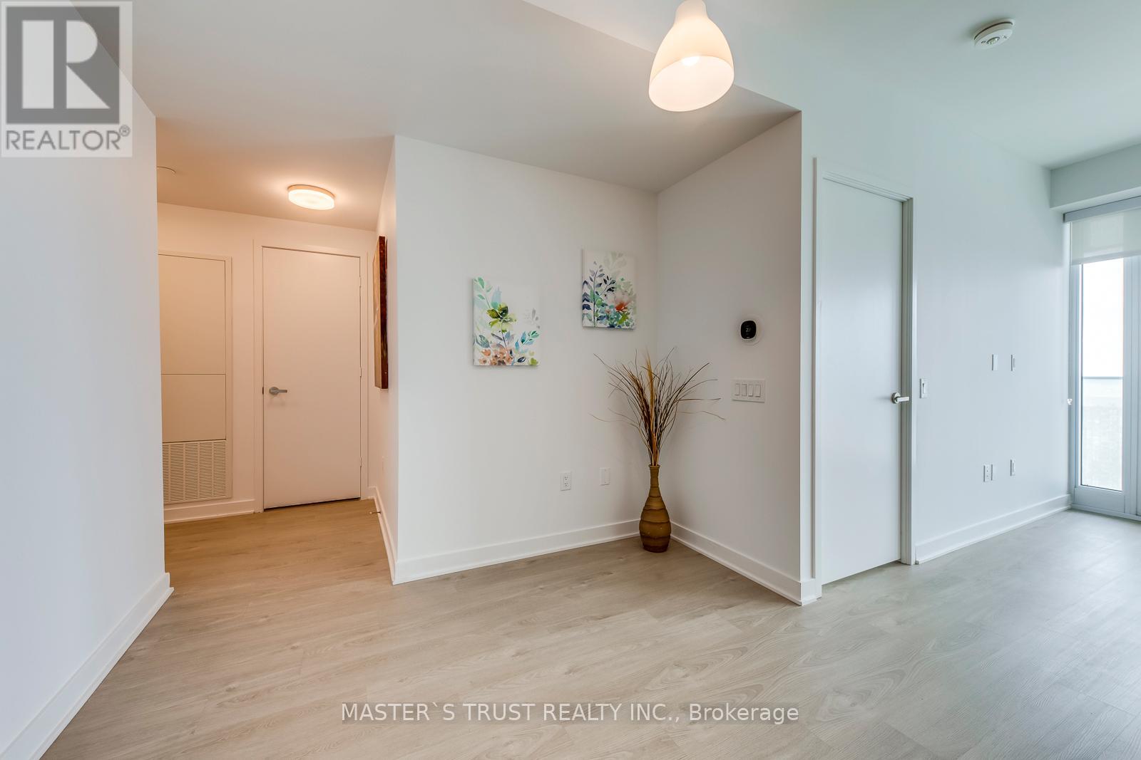 5506 - 3900 Confederation Parkway, Mississauga, Ontario  L5B 0M3 - Photo 8 - W12301095