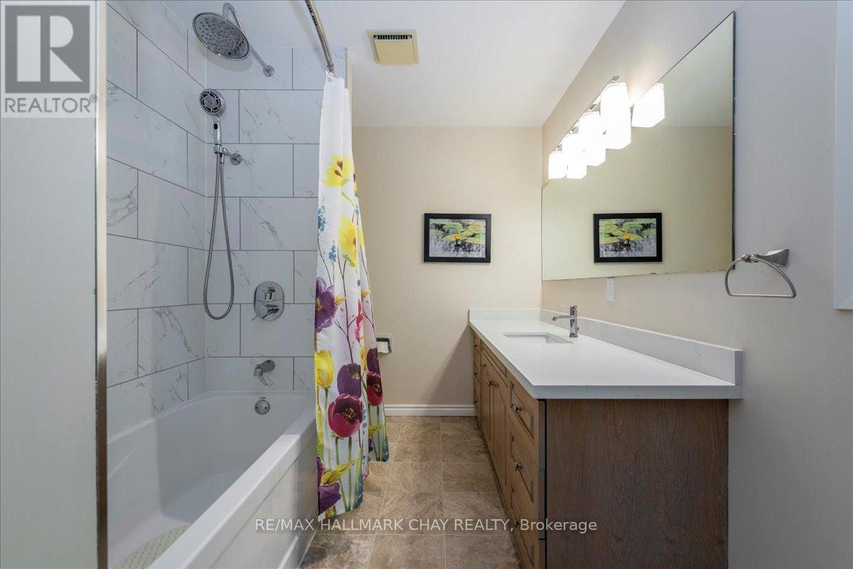 25222 Park Road, Georgina, Ontario  L0E 1R0 - Photo 14 - N12343166