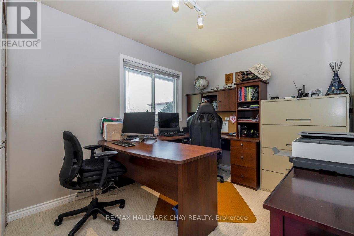 25222 Park Road, Georgina, Ontario  L0E 1R0 - Photo 15 - N12343166