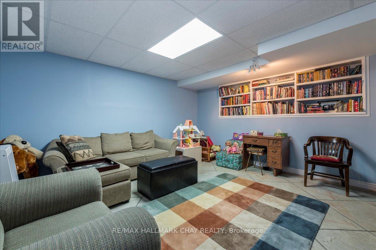25222 Park Road, Georgina, Ontario  L0E 1R0 - Photo 17 - N12343166