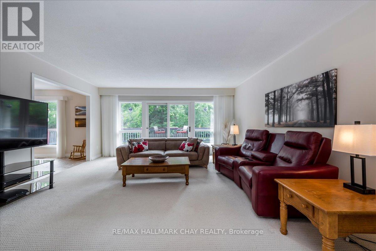 25222 Park Road, Georgina, Ontario  L0E 1R0 - Photo 5 - N12343166