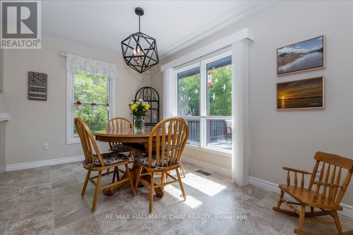 25222 Park Road, Georgina, Ontario  L0E 1R0 - Photo 6 - N12343166
