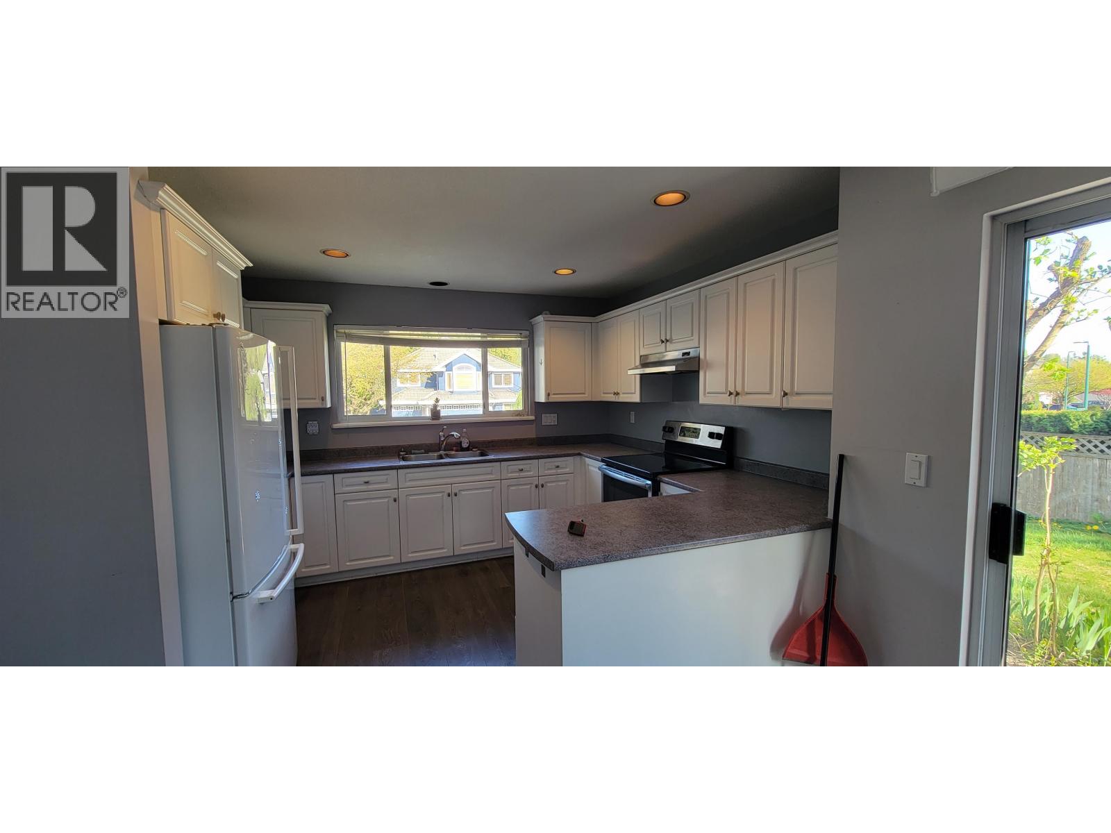 3320 Rakanna Place, Coquitlam, British Columbia  V3E 3B2 - Photo 5 - R3036053