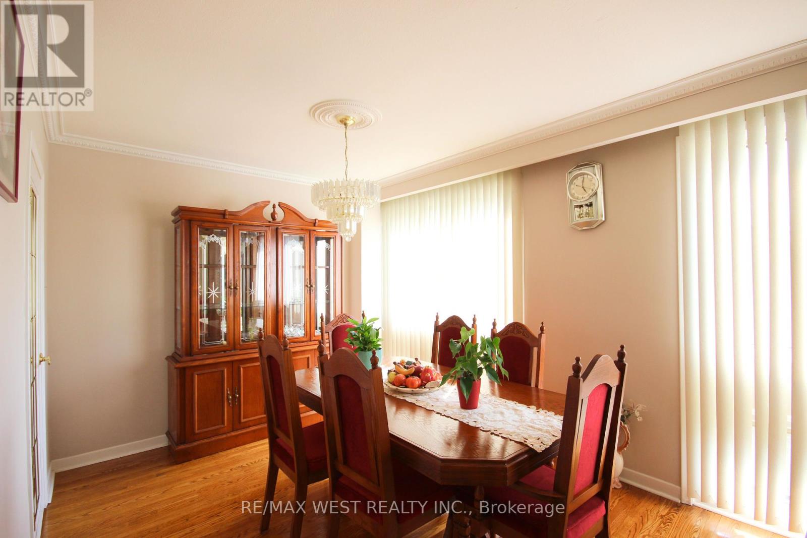 84 Orpington Crescent, Toronto, Ontario  M9V 3E7 - Photo 13 - W12343151