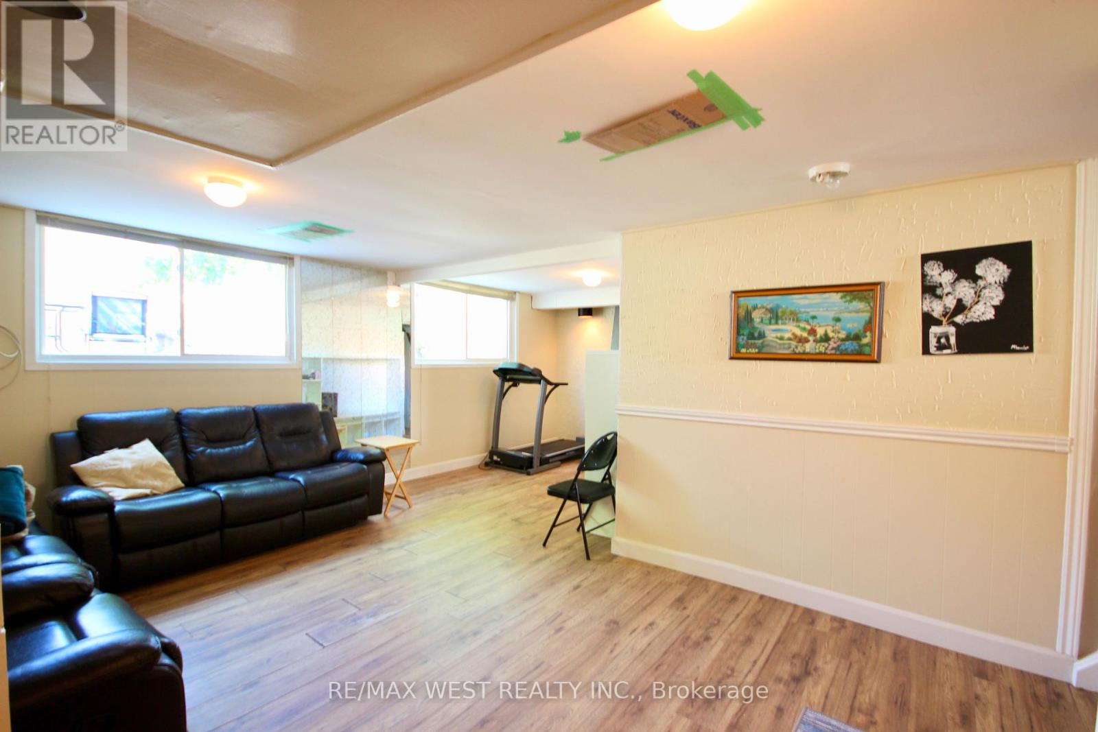 84 Orpington Crescent, Toronto, Ontario  M9V 3E7 - Photo 36 - W12343151