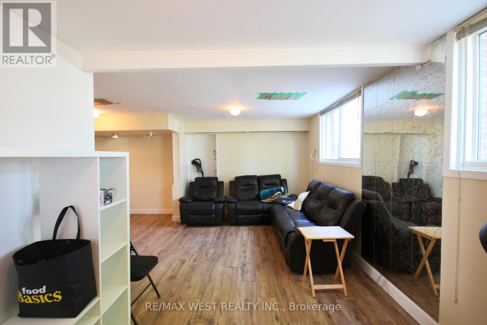 84 Orpington Crescent, Toronto, Ontario  M9V 3E7 - Photo 37 - W12343151