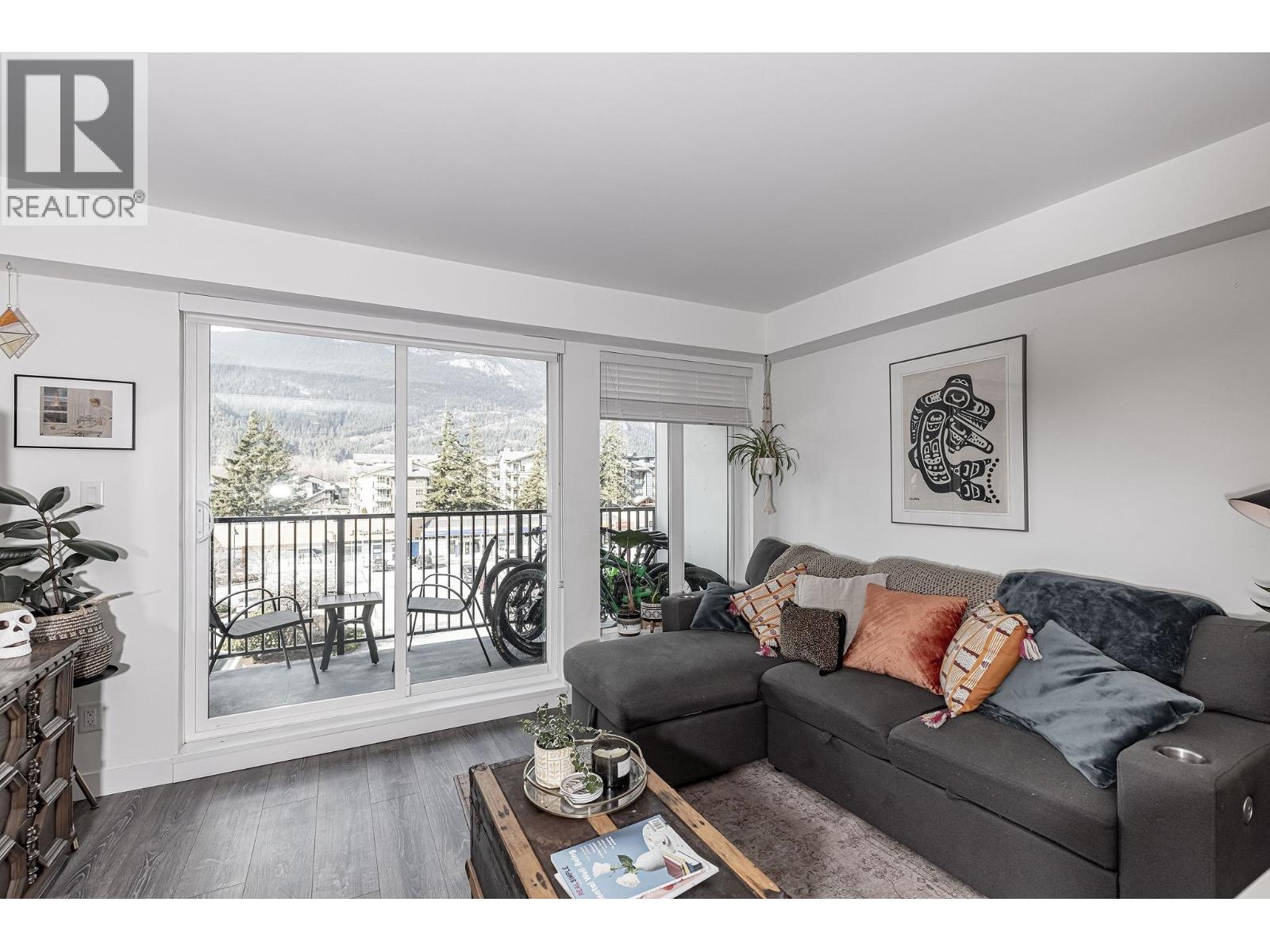 307 1365 Pemberton Avenue, Squamish, British Columbia  V8B 1B7 - Photo 13 - R3037061