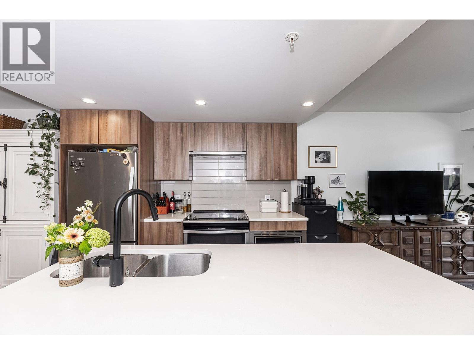 307 1365 Pemberton Avenue, Squamish, British Columbia  V8B 1B7 - Photo 15 - R3037061