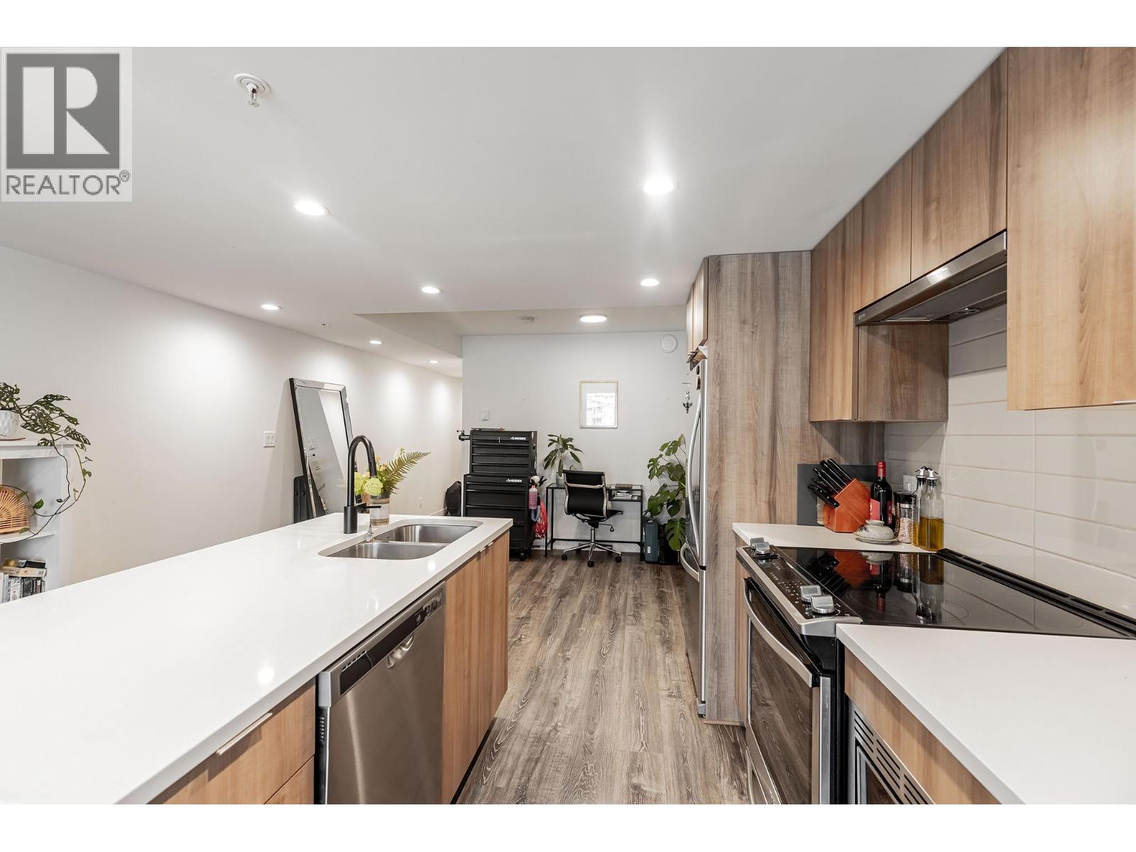 307 1365 Pemberton Avenue, Squamish, British Columbia  V8B 1B7 - Photo 7 - R3037061