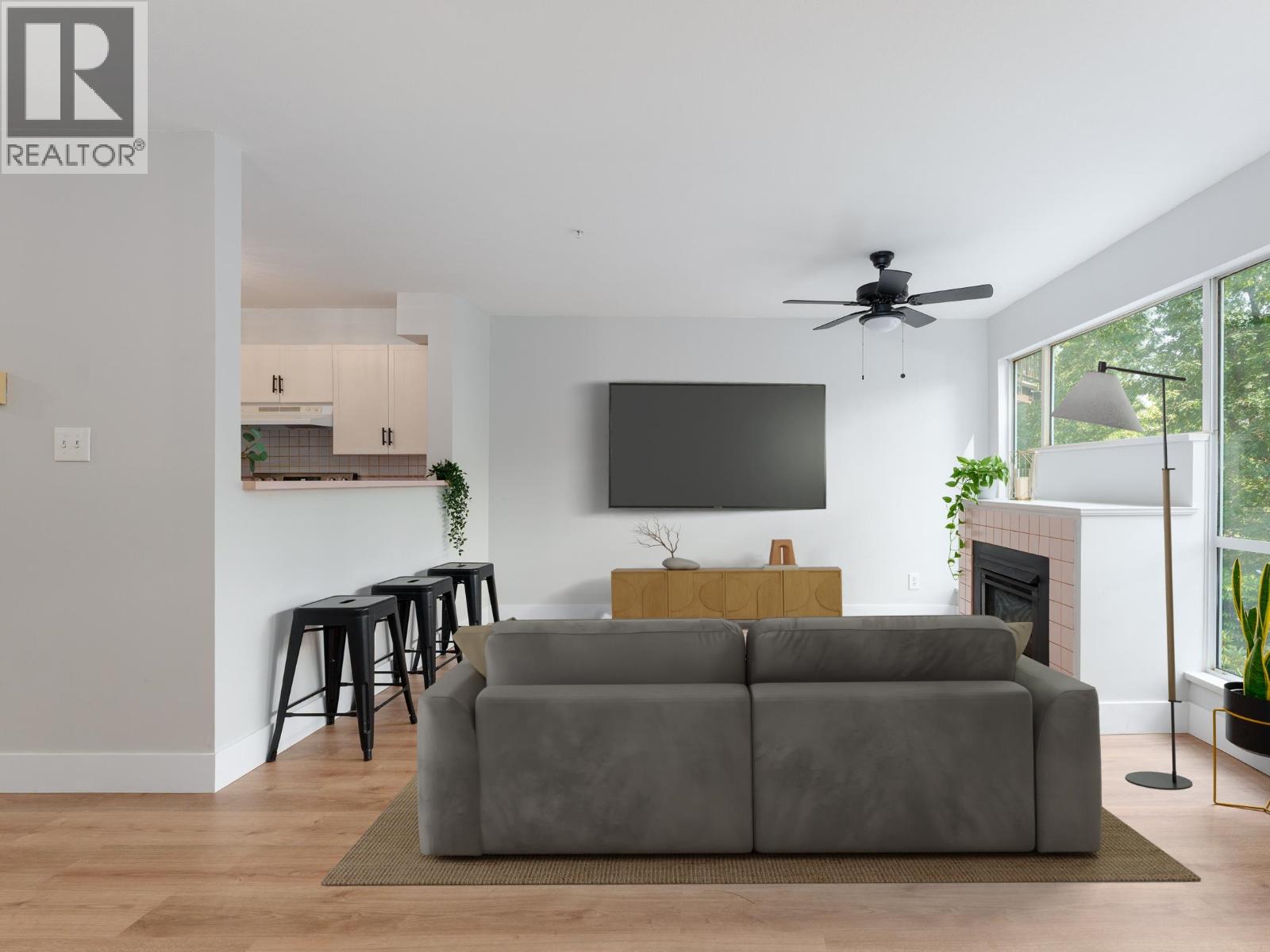 Property at 208 2429 HAWTHORNE AVENUE image 1