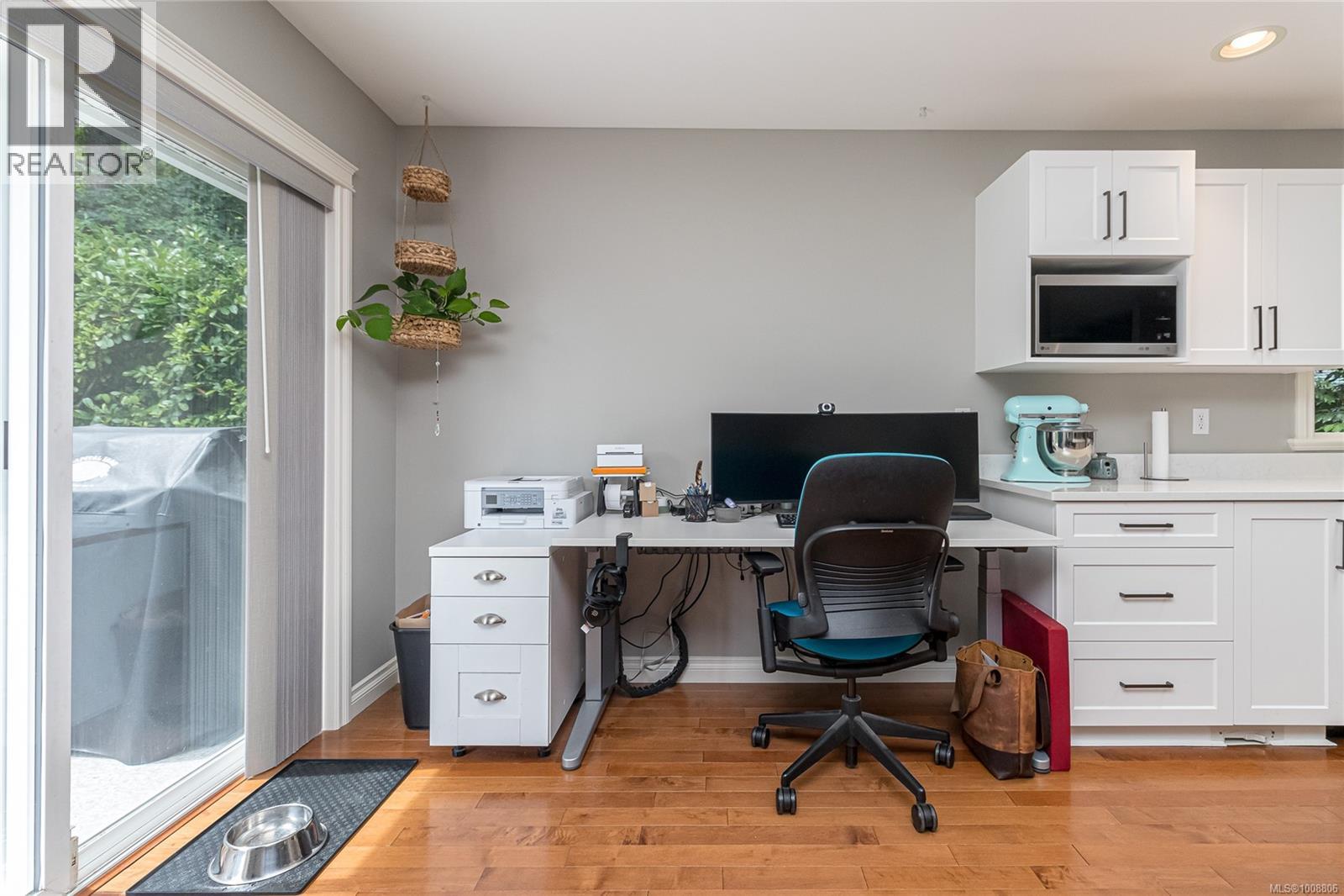 Property at 7360 Ridgedown Crt image 4