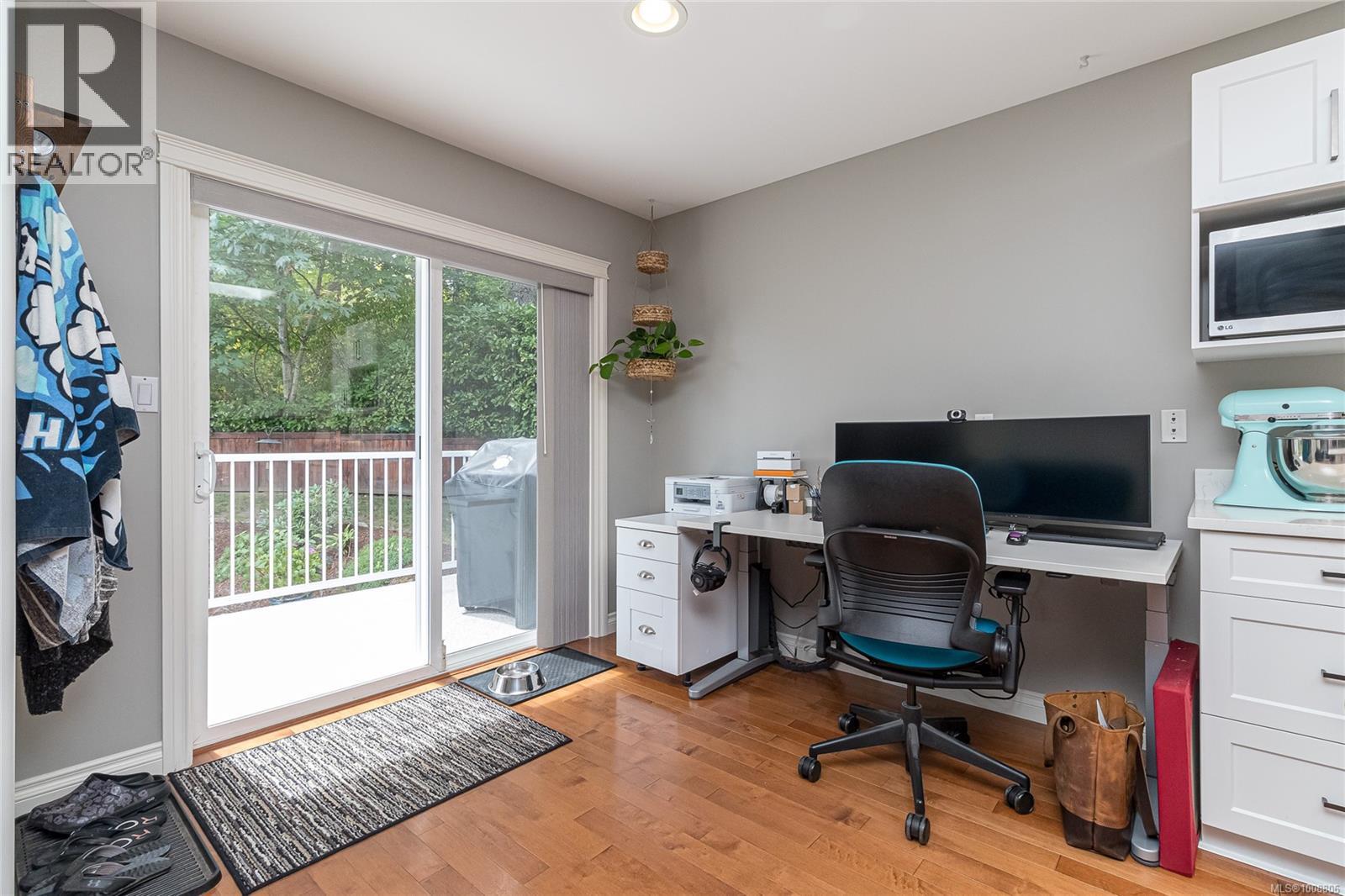 Property at 7360 Ridgedown Crt image 3