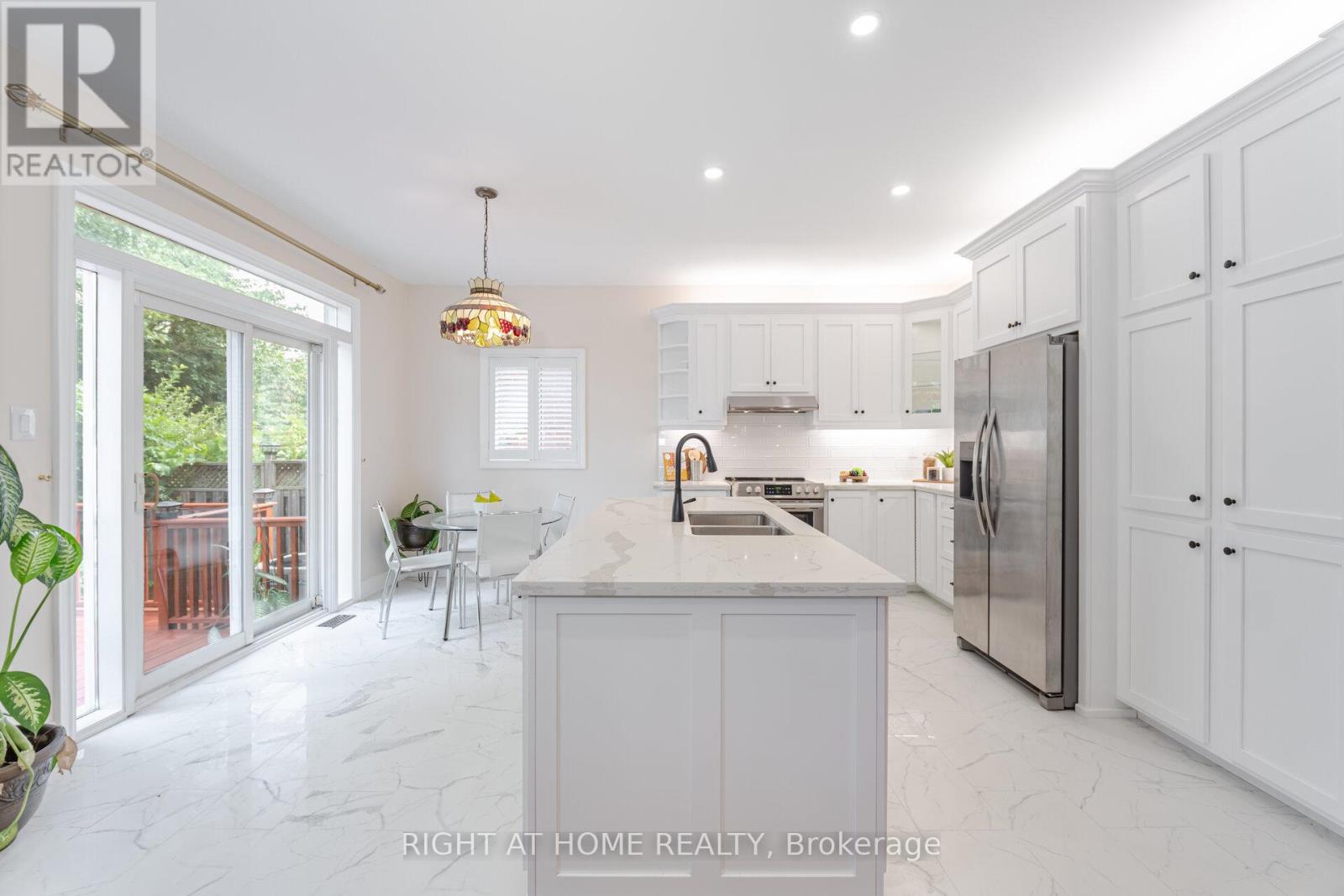 3737 Brinwood Gate, Mississauga (Churchill Meadows), Ontario  L5M 7G9 - Photo 14 - W12343180