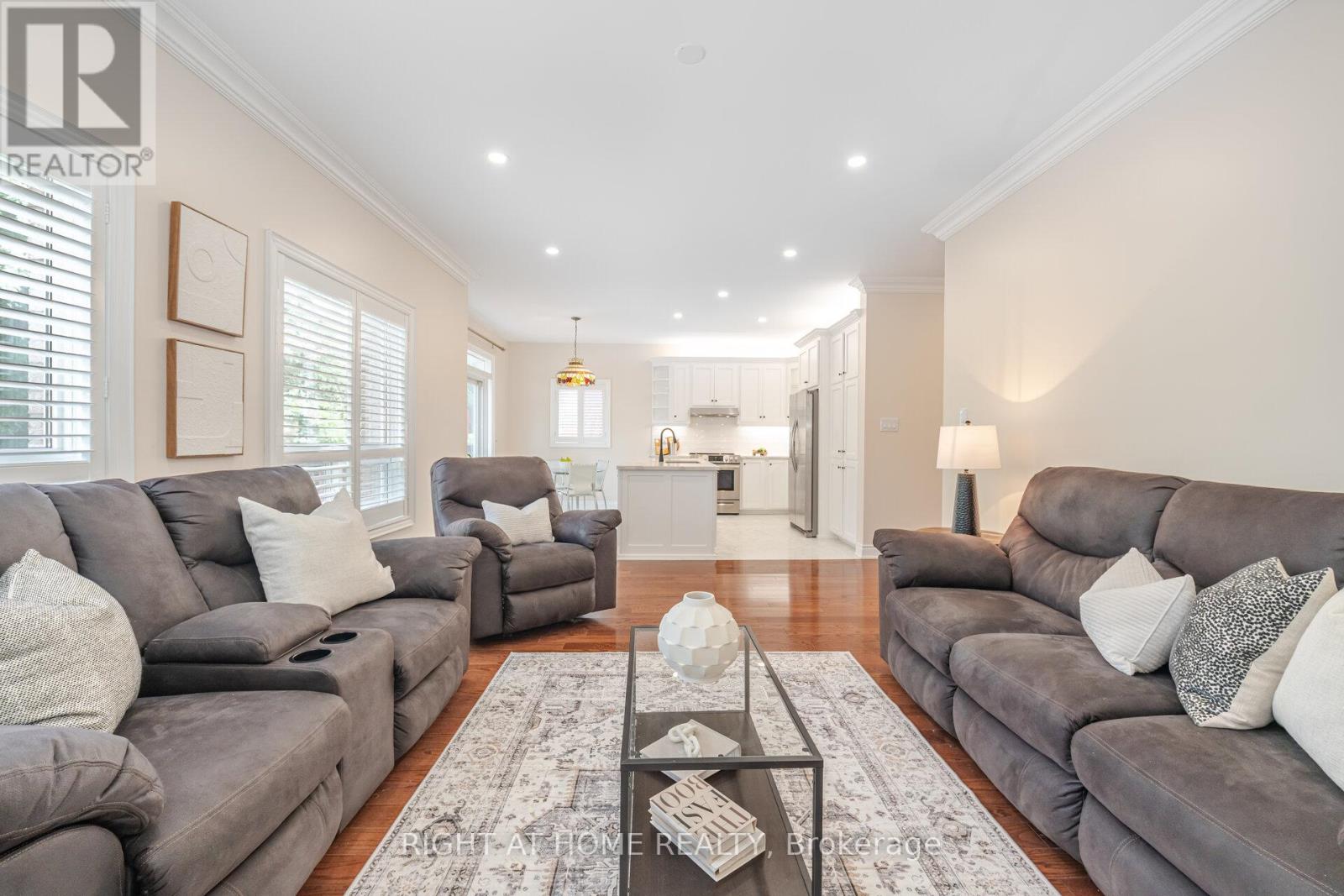 3737 Brinwood Gate, Mississauga (Churchill Meadows), Ontario  L5M 7G9 - Photo 19 - W12343180