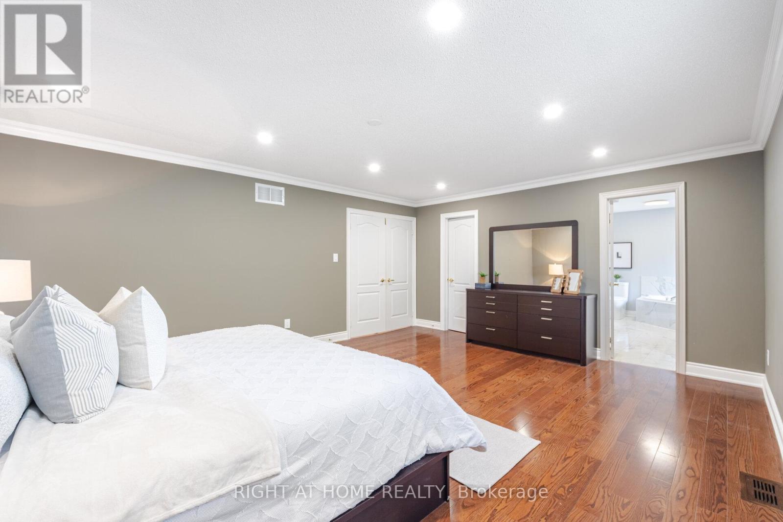 3737 Brinwood Gate, Mississauga (Churchill Meadows), Ontario  L5M 7G9 - Photo 27 - W12343180