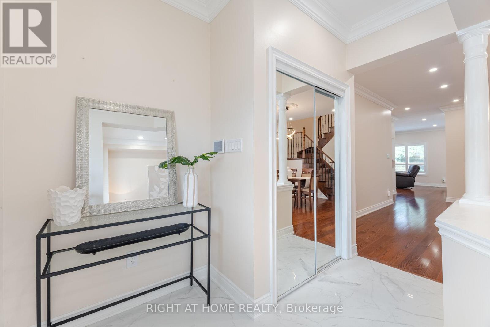 3737 Brinwood Gate, Mississauga (Churchill Meadows), Ontario  L5M 7G9 - Photo 4 - W12343180