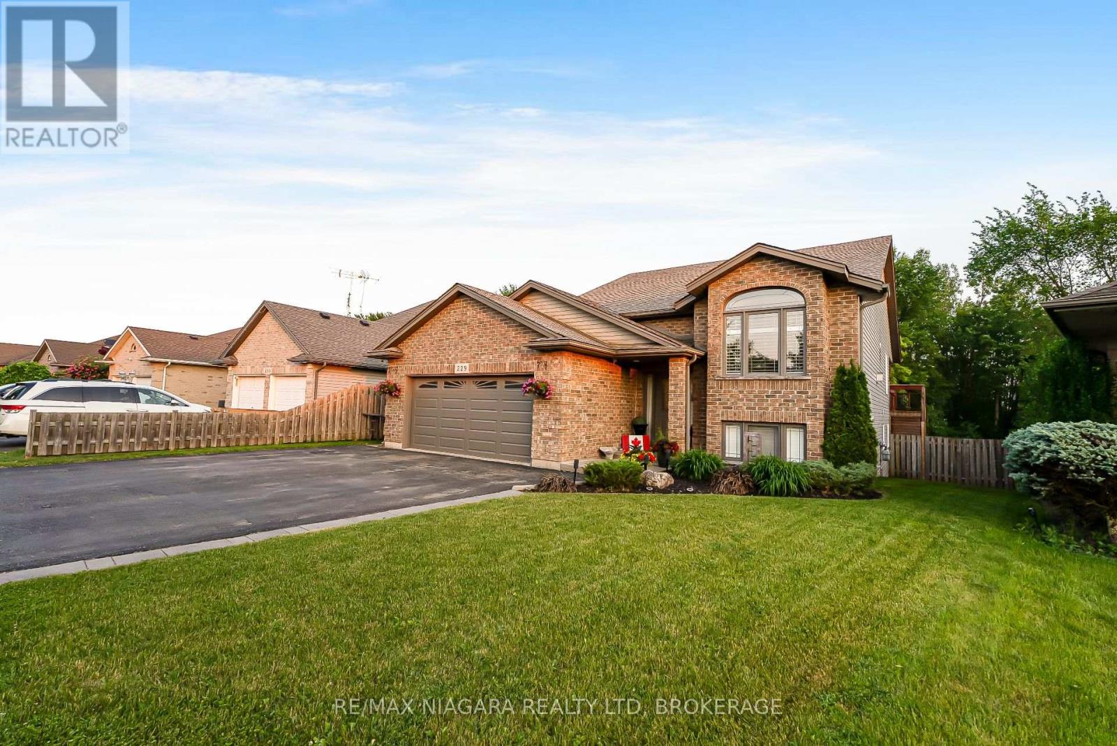 Property at 229 WELLBROOK BOULEVARD image 5