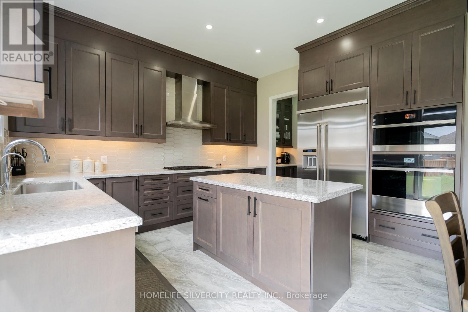 15 Moonstruck Street Ne, Caledon (Caledon East), Ontario  L7C 3A3 - Photo 10 - W12343232