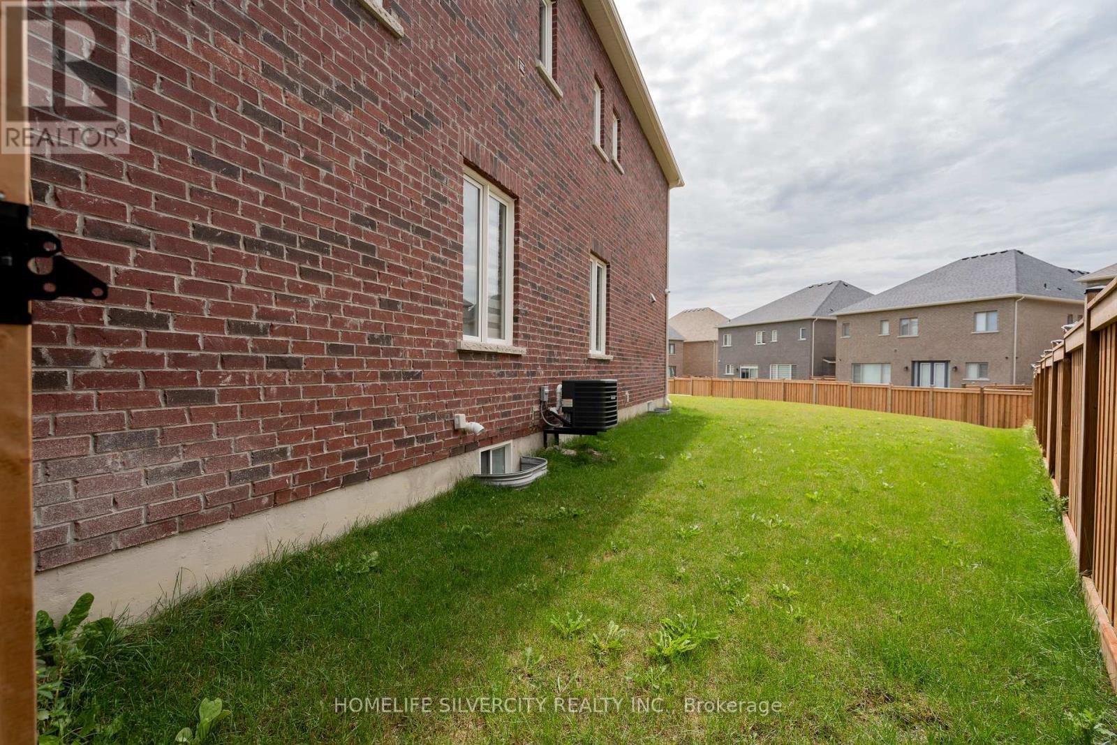 15 Moonstruck Street Ne, Caledon (Caledon East), Ontario  L7C 3A3 - Photo 35 - W12343232