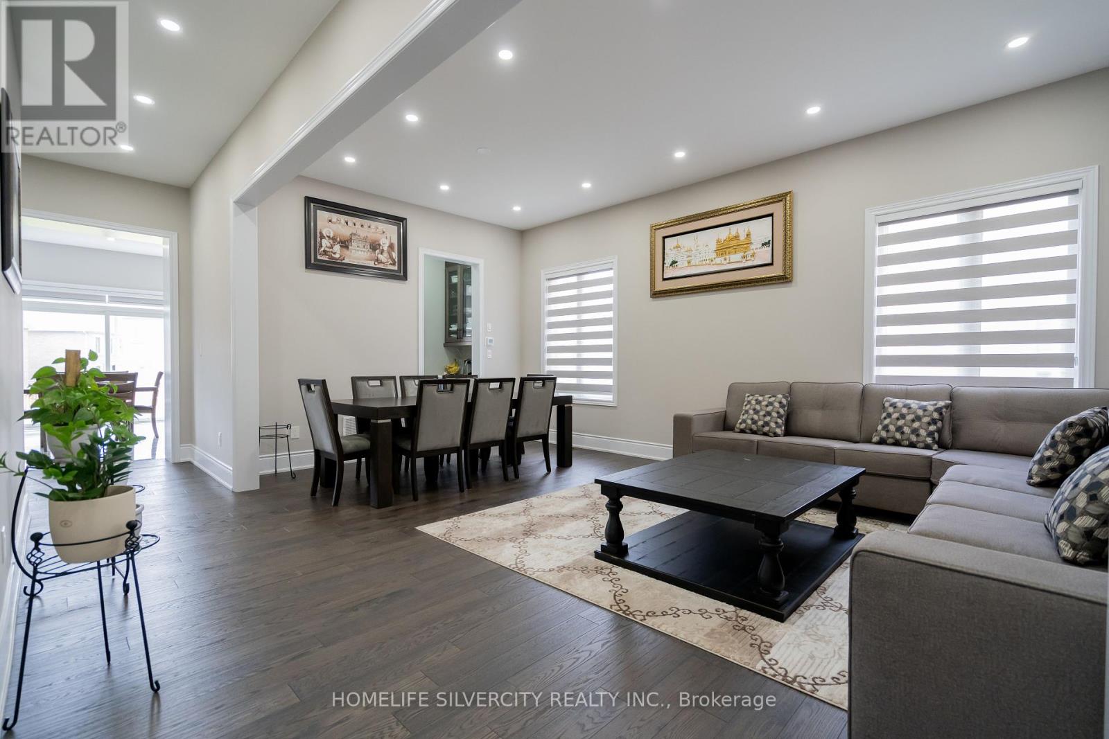 15 Moonstruck Street Ne, Caledon (Caledon East), Ontario  L7C 3A3 - Photo 7 - W12343232