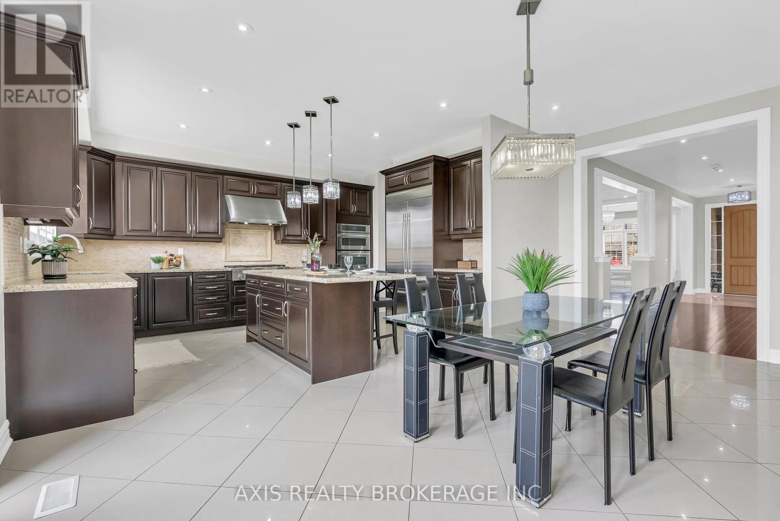 48 Kelways Circle, Brampton, Ontario  L6T 0G5 - Photo 12 - W12343248