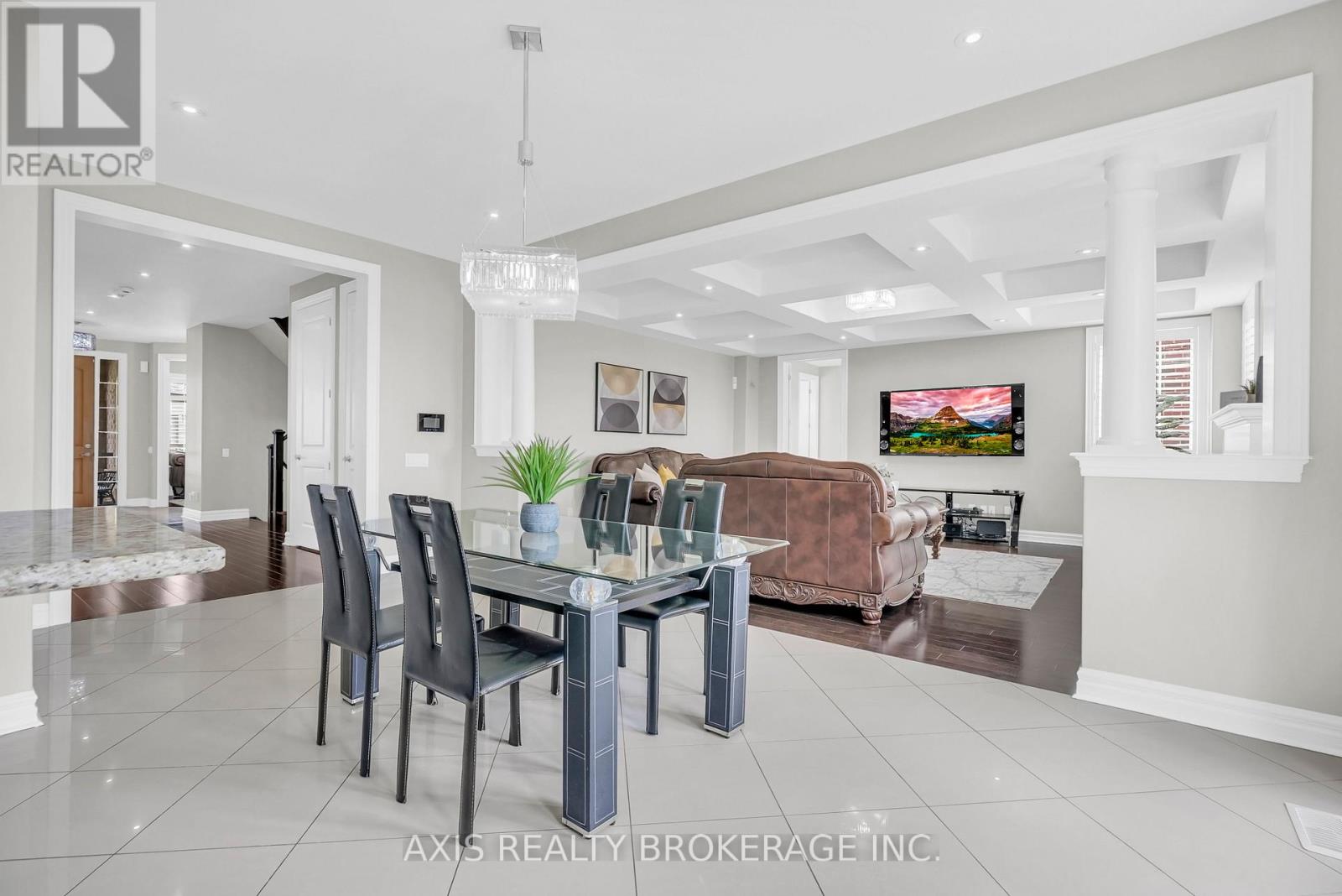 48 Kelways Circle, Brampton, Ontario  L6T 0G5 - Photo 13 - W12343248