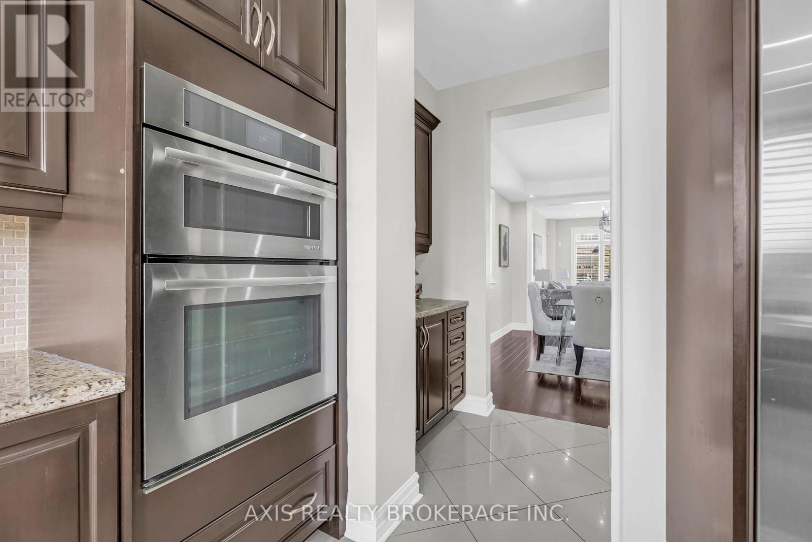 48 Kelways Circle, Brampton, Ontario  L6T 0G5 - Photo 18 - W12343248