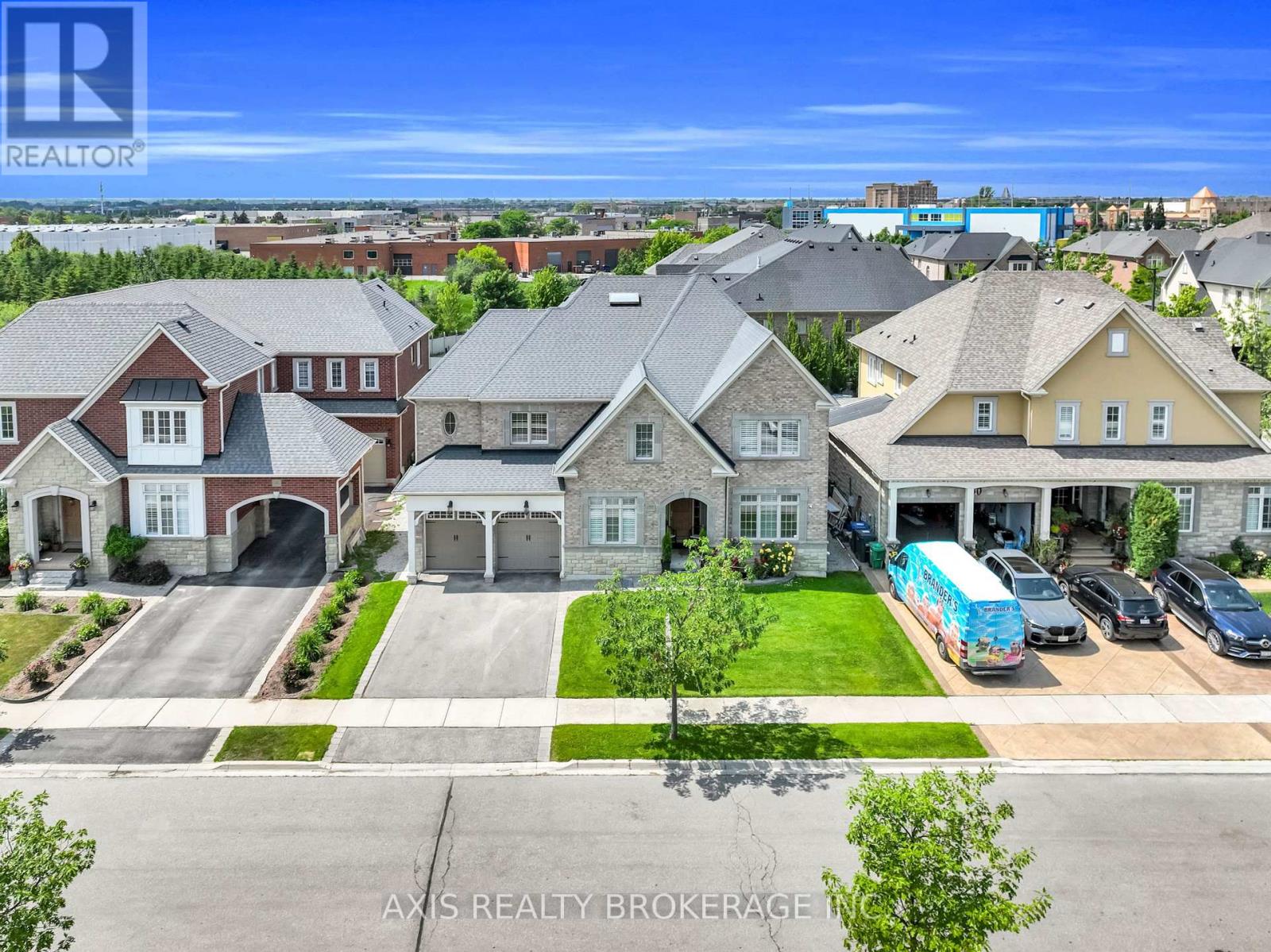 Property at 48 KELWAYS CIRCLE image 4