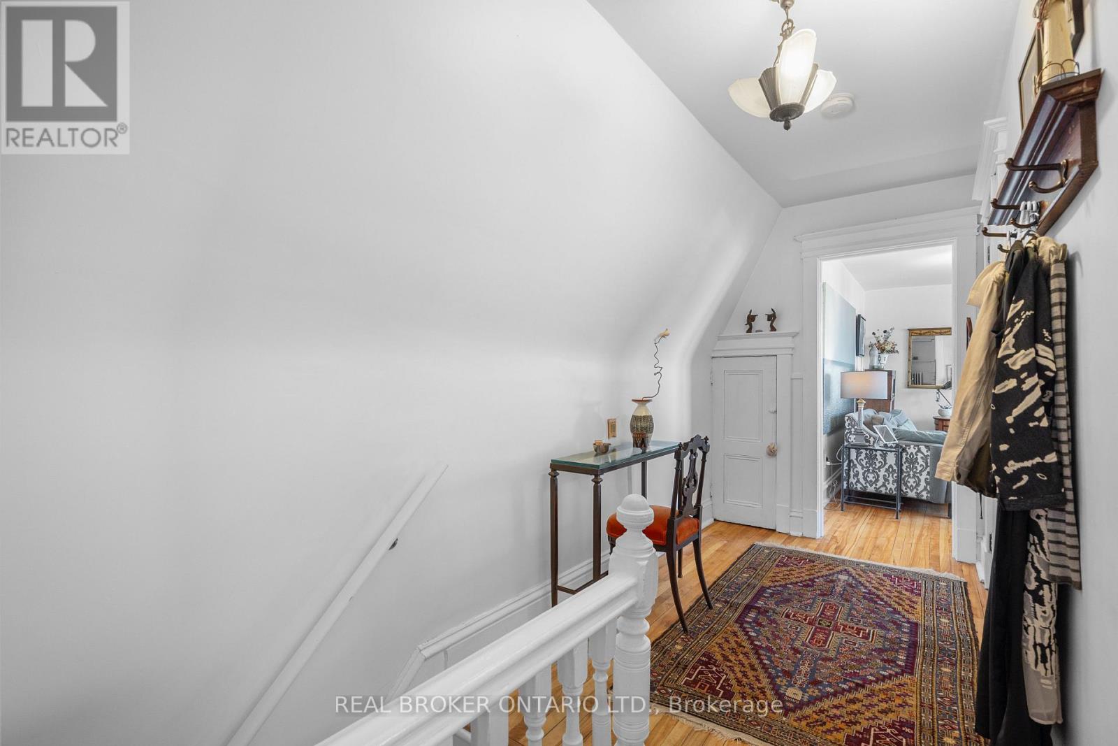 Property at 72 UPPER LORNE PLACE image 4