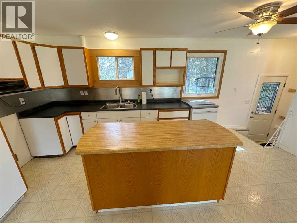 Property at 4719 46 Avenue image 5