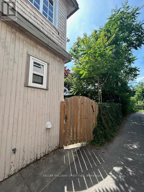 Upper - 669 Lorne Avenue, London East, Ontario  N5W 3K4 - Photo 3 - X12343285