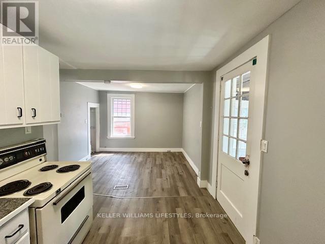Upper - 669 Lorne Avenue, London East, Ontario  N5W 3K4 - Photo 5 - X12343285