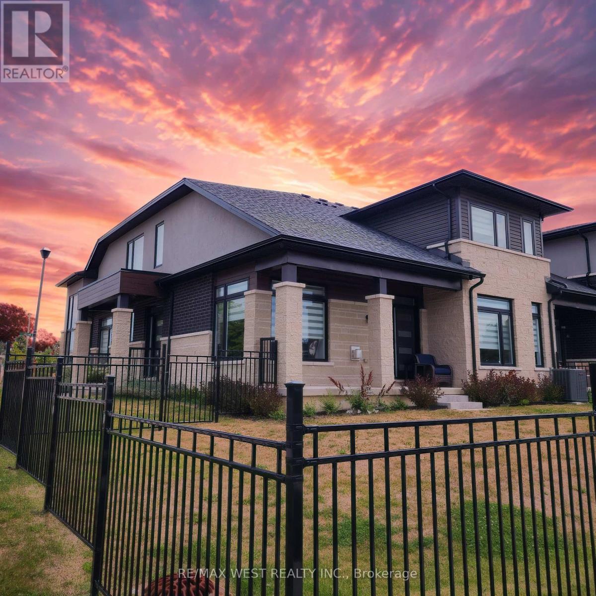 55 WELCH LANE, Hamilton, Ontario