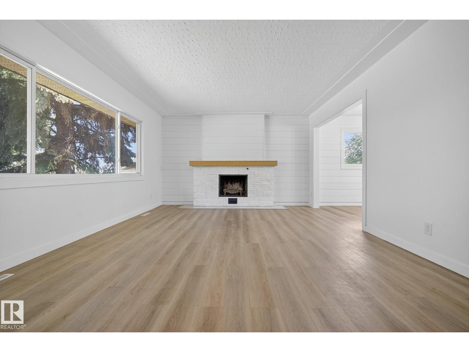 Property at 10403 65 AV NW image 2