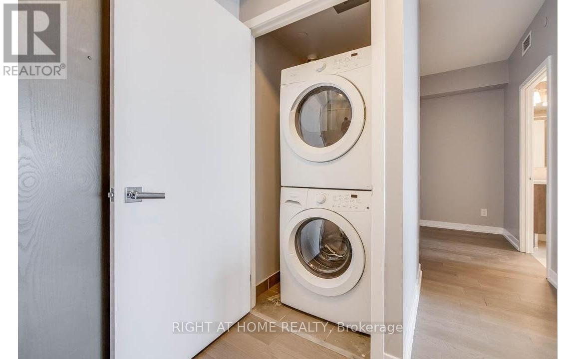 2504 - 21 Widmer Street, Toronto (Waterfront Communities), Ontario  M5V 0B8 - Photo 14 - C12343264